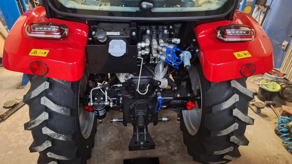 Malotraktor 35hp s Vyhrievanou kabinou