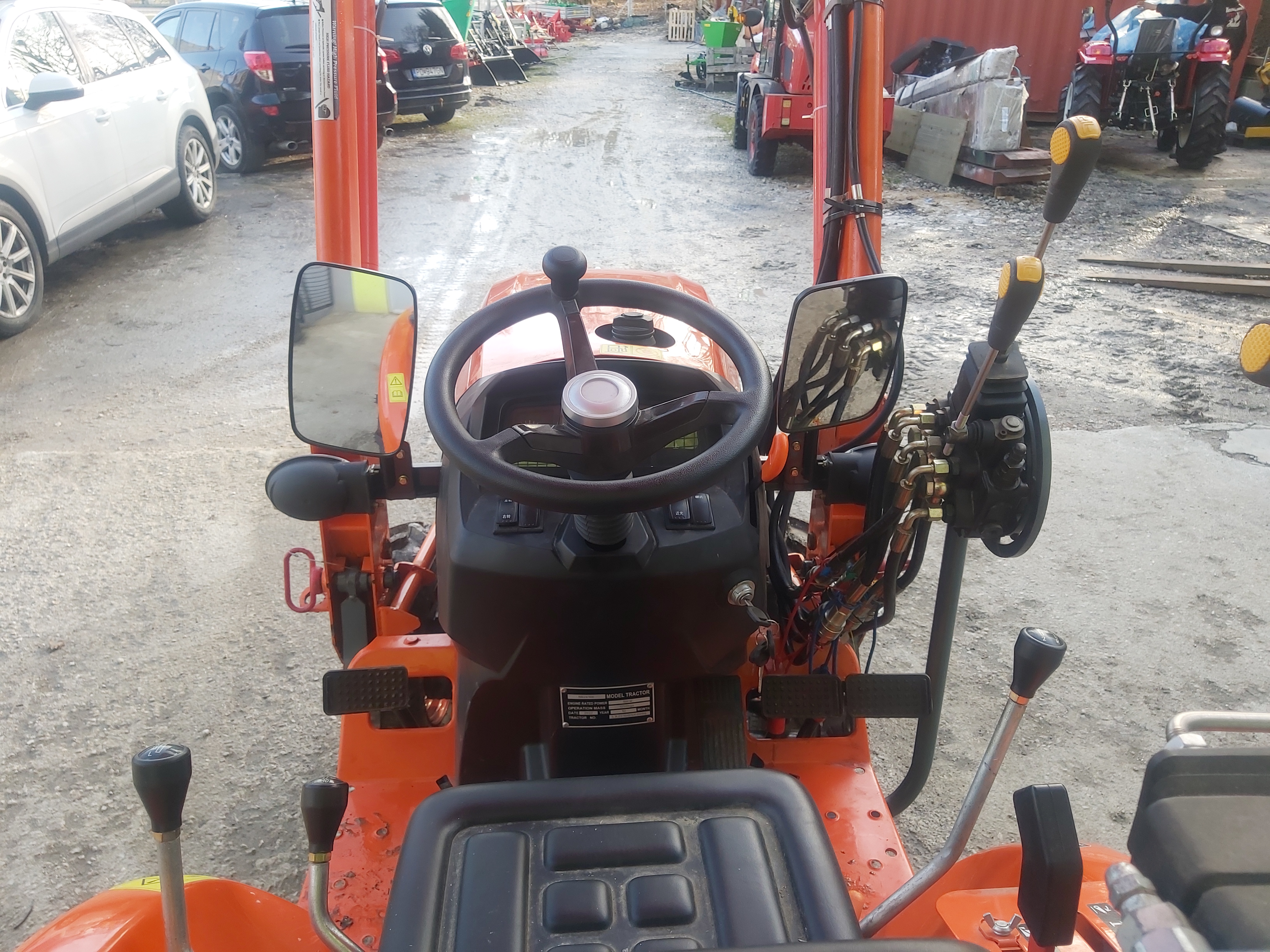 malotraktor 254 3valec 25HP, 4X4 s čelným nakladačom