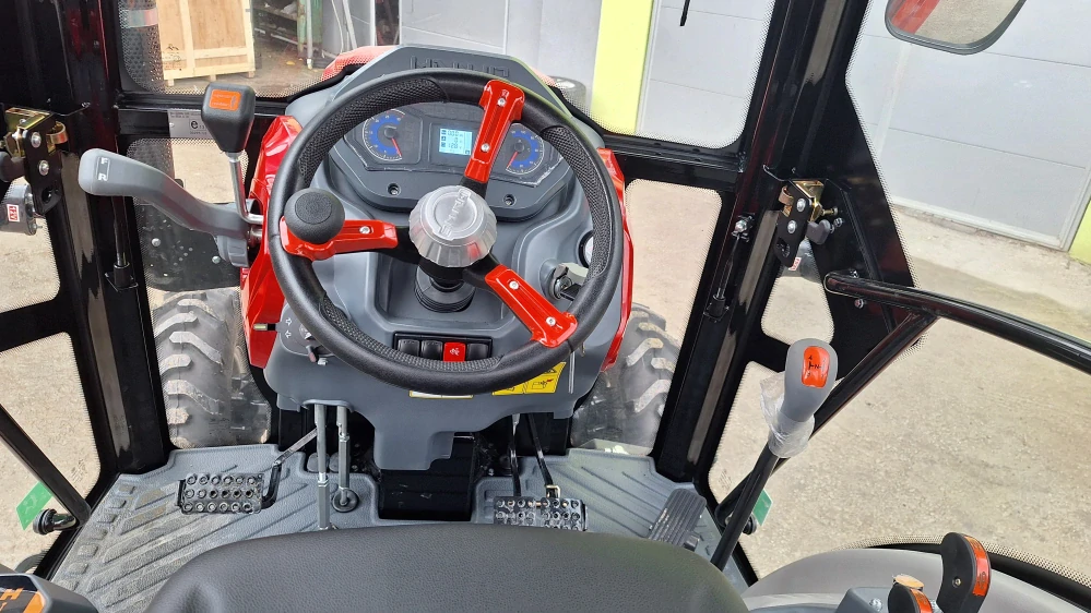 Malotraktor 35hp s Vyhrievanou kabinou